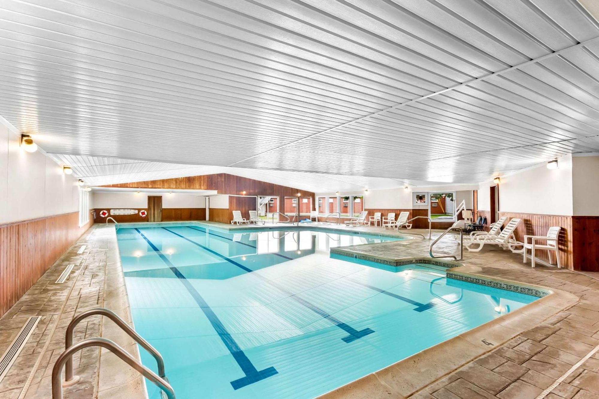 Rodeway Inn Gorham Exteriör bild