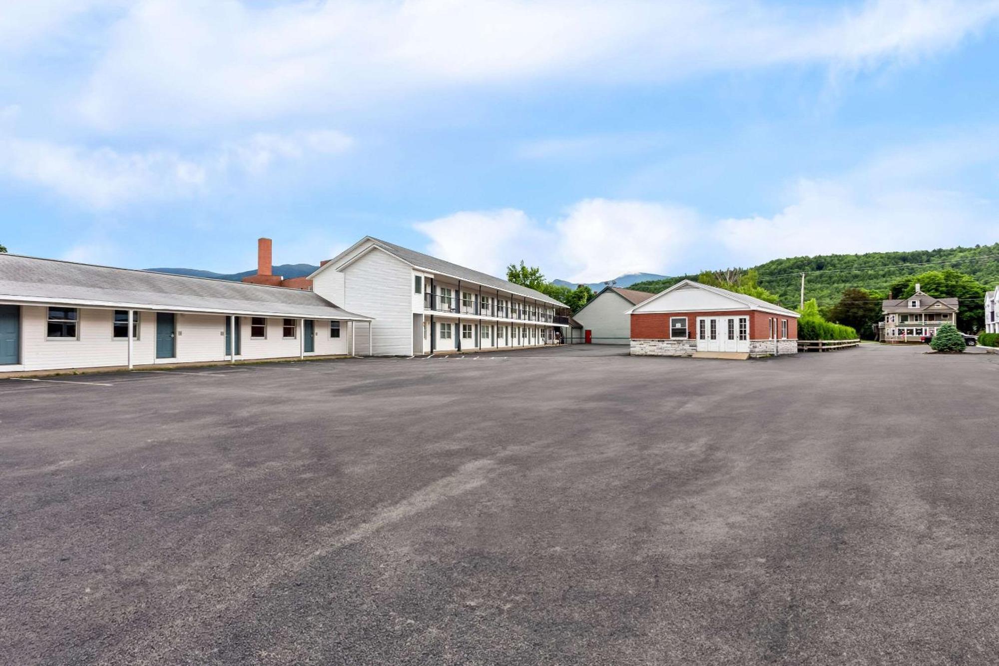 Rodeway Inn Gorham Exteriör bild